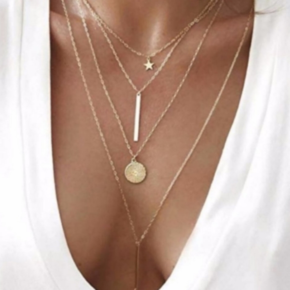 Jewelry - Layered necklace